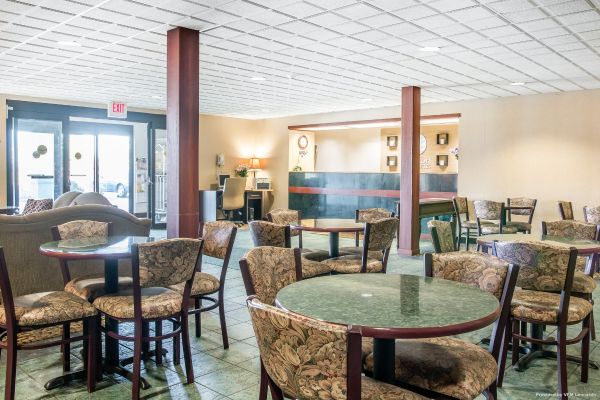 Comfort Inn & Suites Maumee - Toledo (I80-90)
